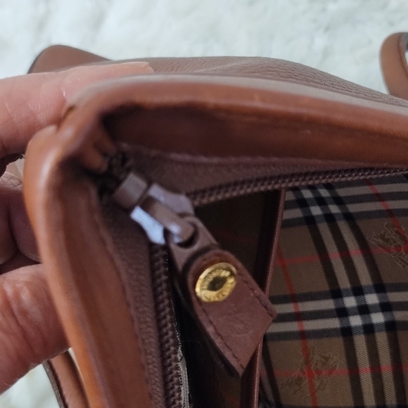Vintage Burberry LeatherTote Bag. - Picture 10 of 16